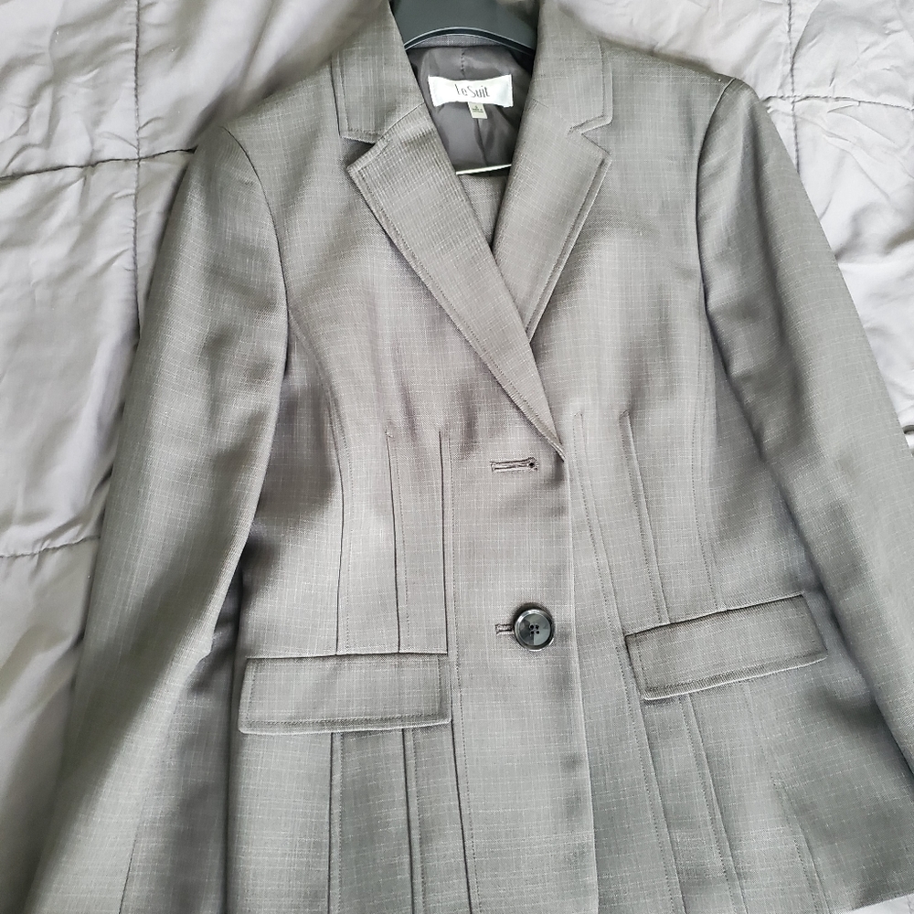 LeSuit Gray Pants Suit